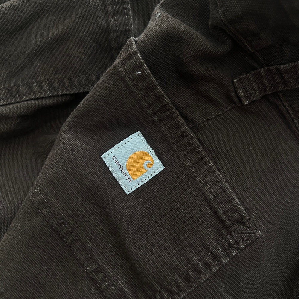 Carhartt women’s Dark Brown Cargo Pants - Picture 5 of 6